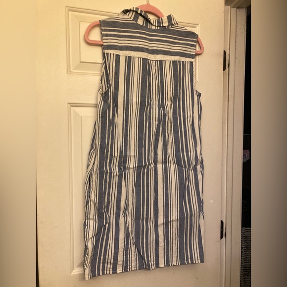 Lands' End Blue and White Striped Linen blend, size 10, dress, cute and comfy - Picture 4 of 7